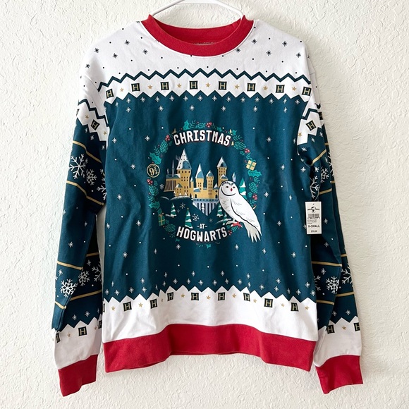 NWT Universal Studios Wizarding World Harry Potter Christmas Hogwarts Sweatshirt - Picture 1 of 6